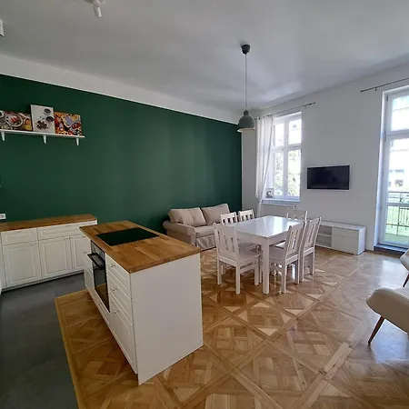 Apartament Sarego *